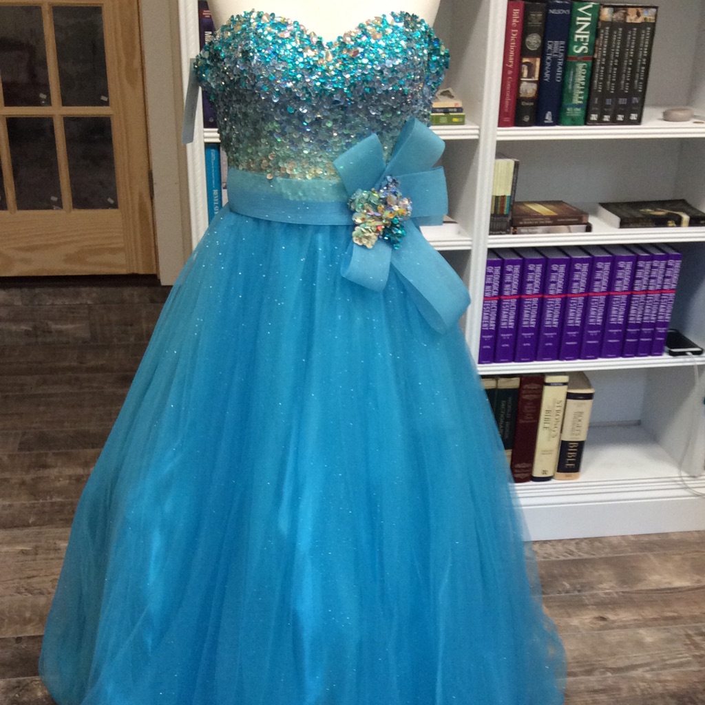 Tiffany Designs Nwt Size 4